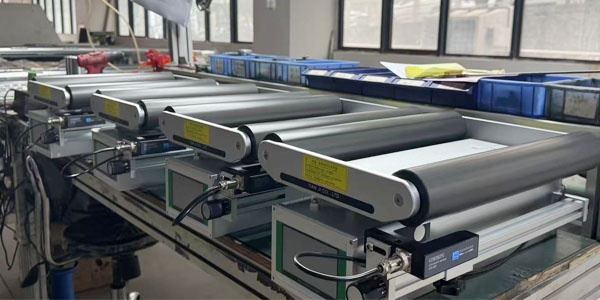 切纸机跑偏怎么办？纠偏机来帮忙