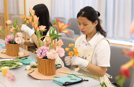 台灵机电周末团建：插花活动丰富员工生活